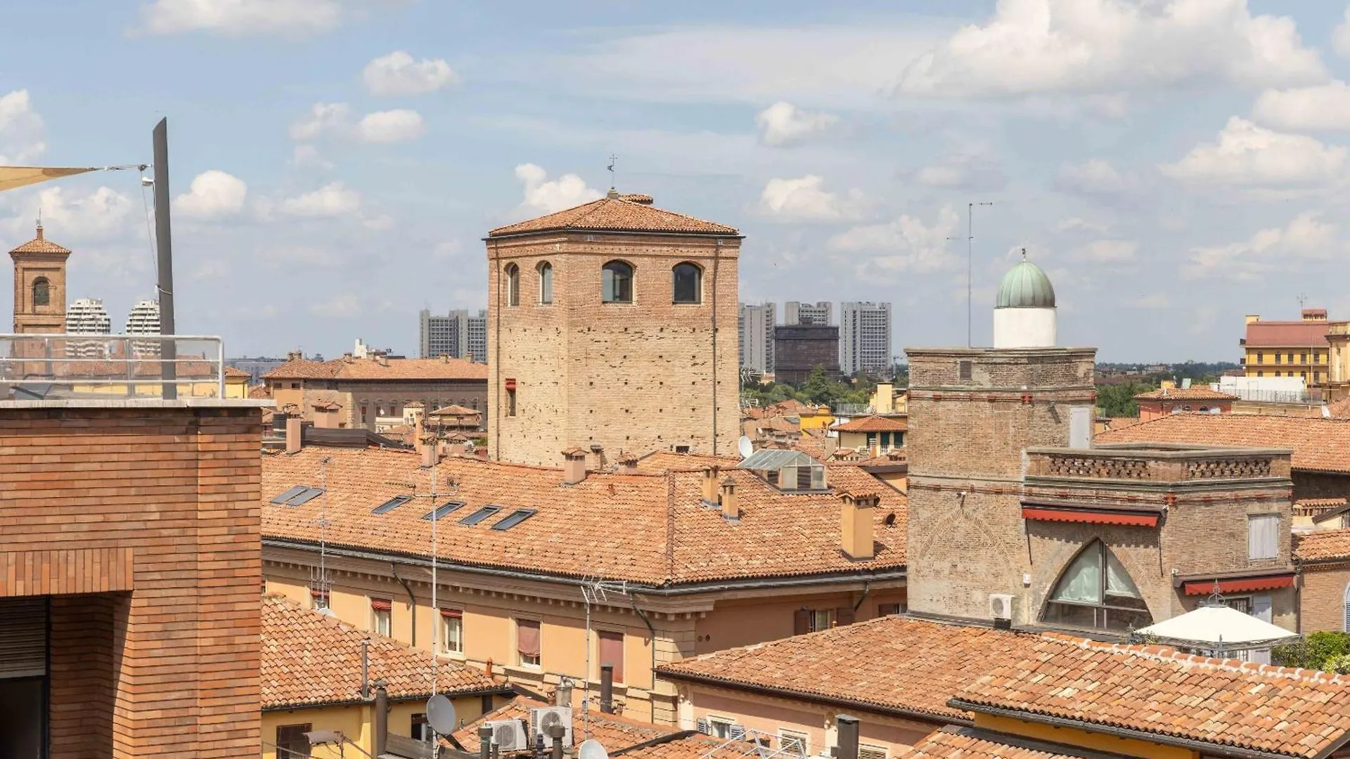 Bed & Breakfast Artieri Suites, Piazza Maggiore Bologna Italy